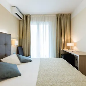 4* Hotel Rotonde